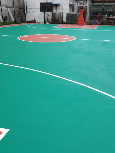铁岭 球场长期使用易出现地面开裂